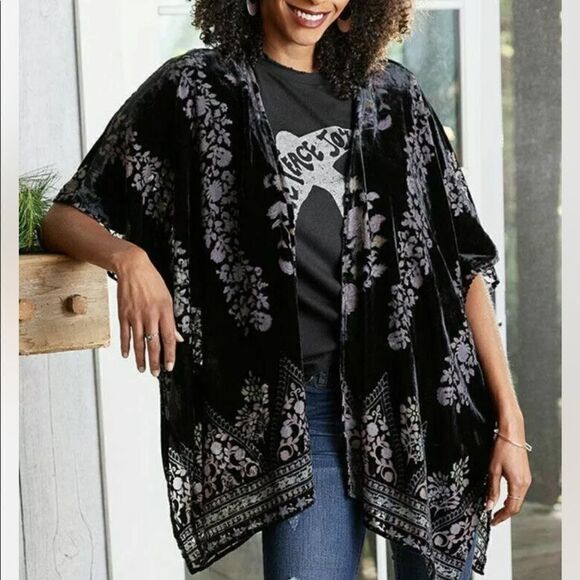 NEW Matilda Jane Good Hart Women’s CHEEKWOOD KIMONO M/L Black Velvety SOLD OUT - Picture 1 of 7